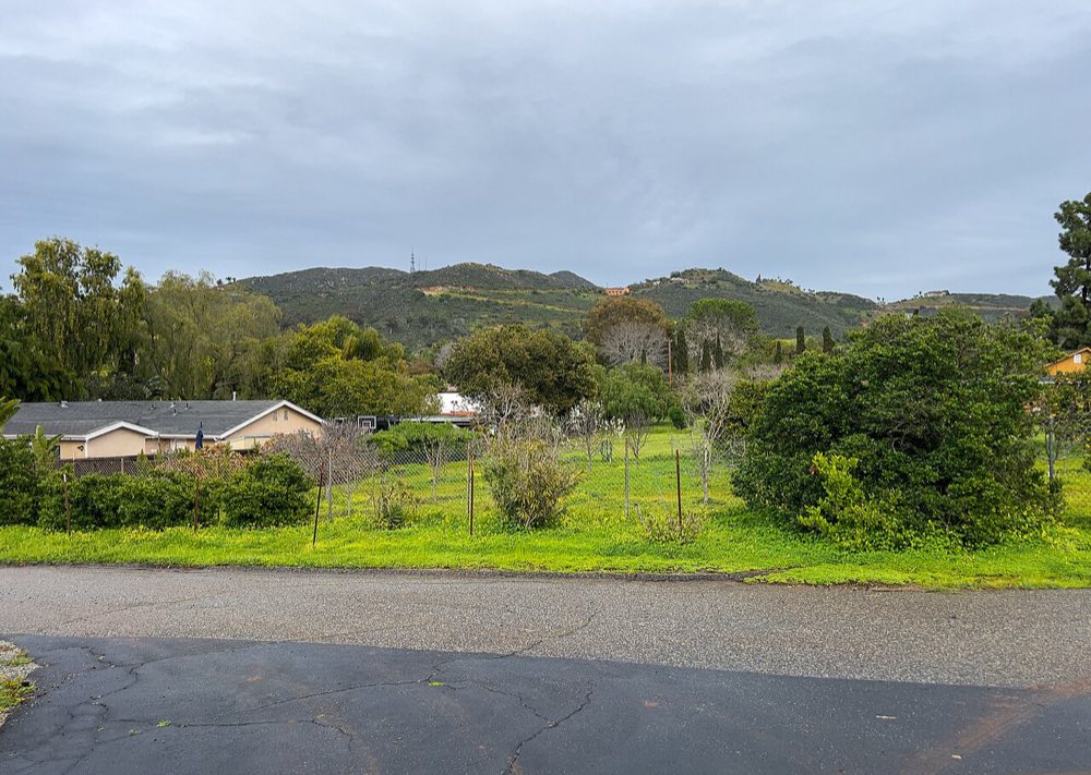 Homes and the San Marcos Mountains seen from Vista, California